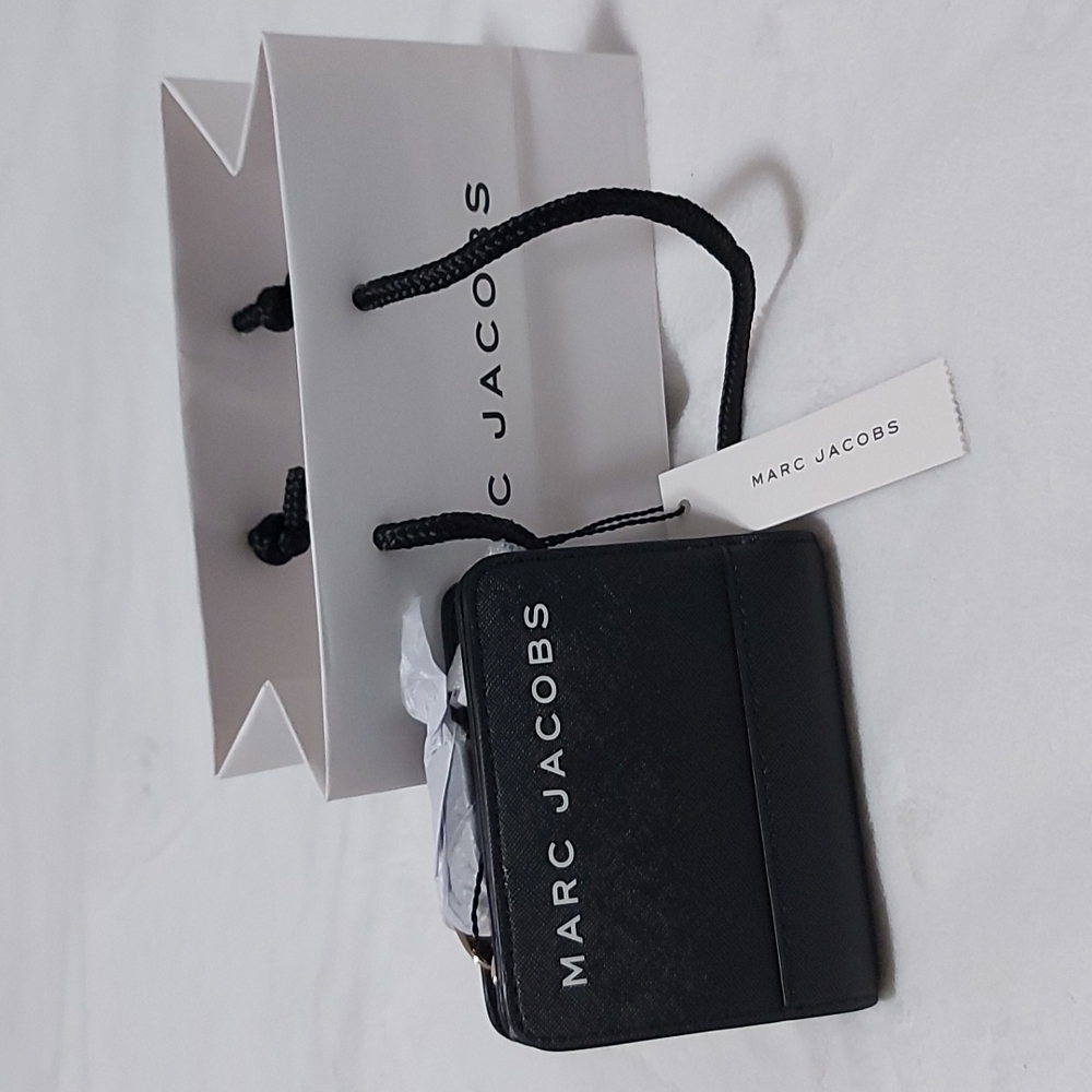 Marc Jacobs black wallet